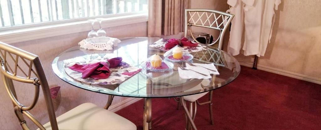 Evening Shade Inn - Image 8