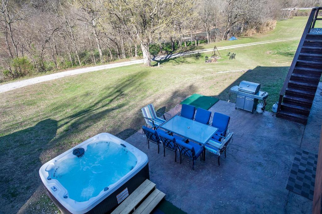 Hot Tub (Jacuzzi) - Photo 7