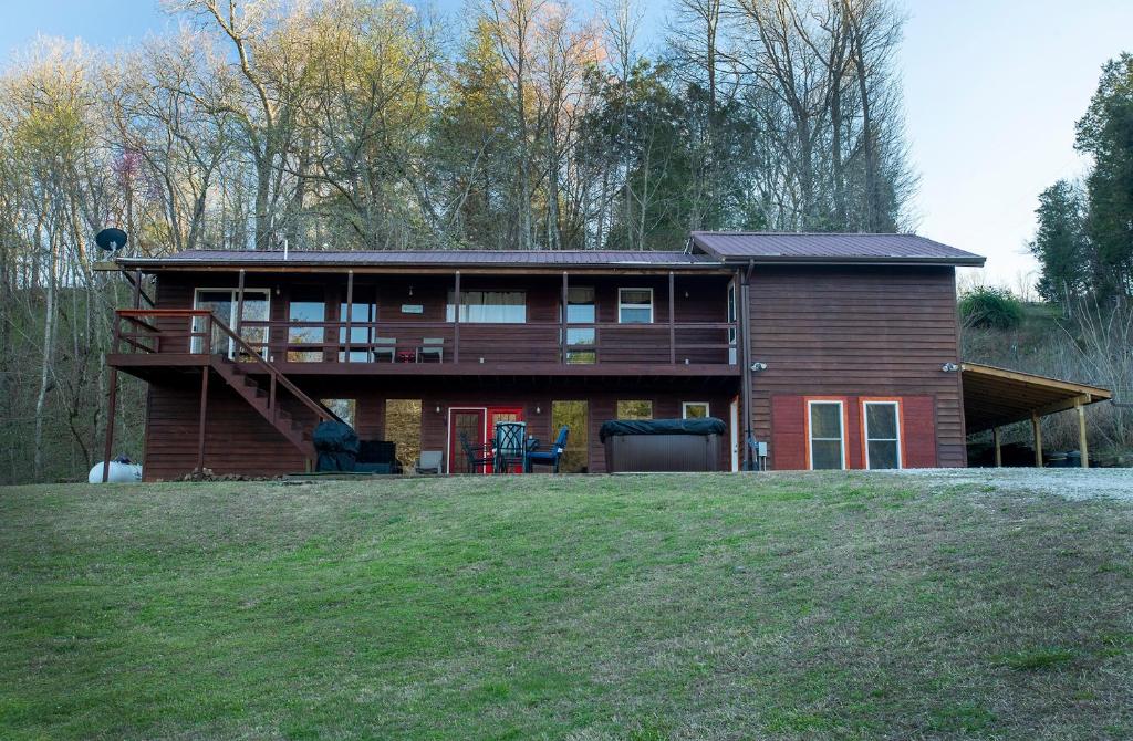 Hot Tub (Jacuzzi) - Photo 5