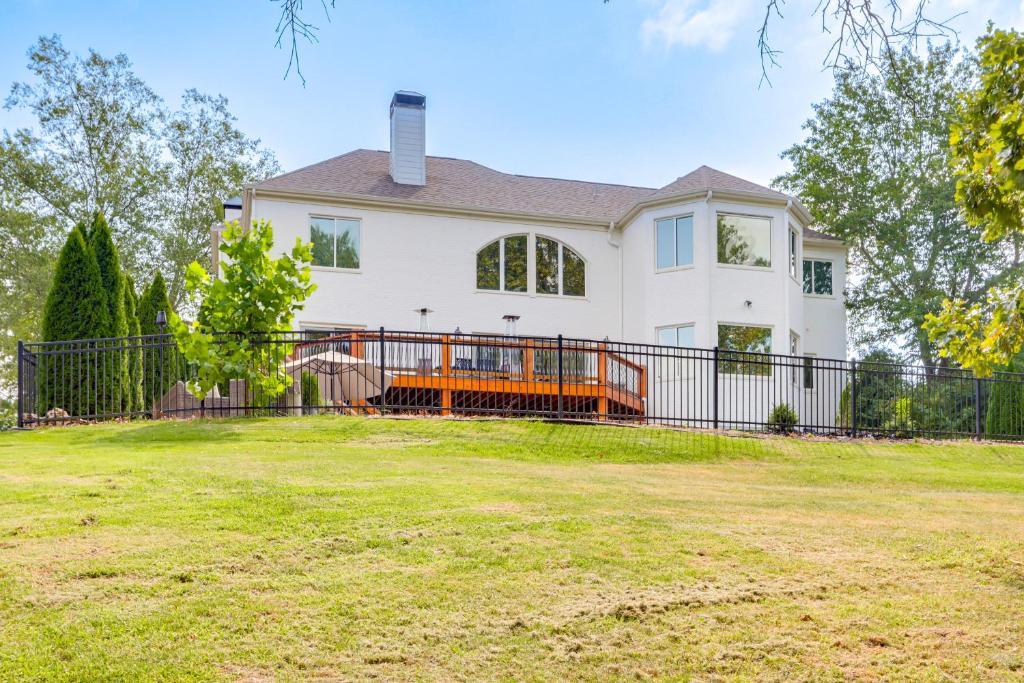 Hot Tub (Jacuzzi) - Photo 3