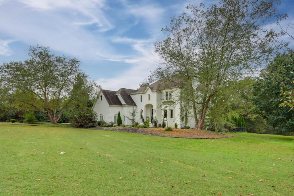 Luxury Fayetteville Escape with Hot Tub and Pool! - Image 6