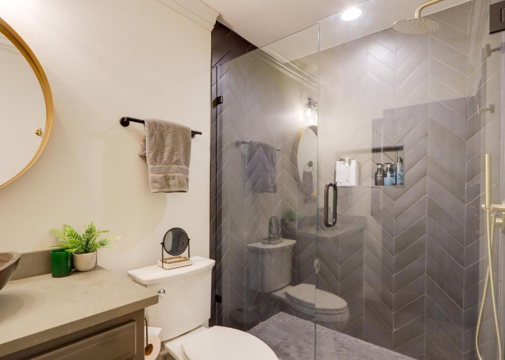 Luxury Fayetteville Escape with Hot Tub and Pool! - Image 8