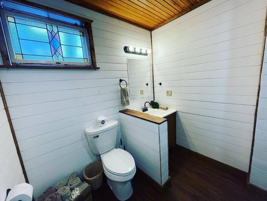 Eagle Crest cabin, White river view with hottub - Image 7