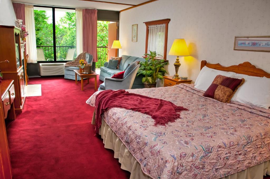 Bavarian Inn Motel & Restaurant - Image 8