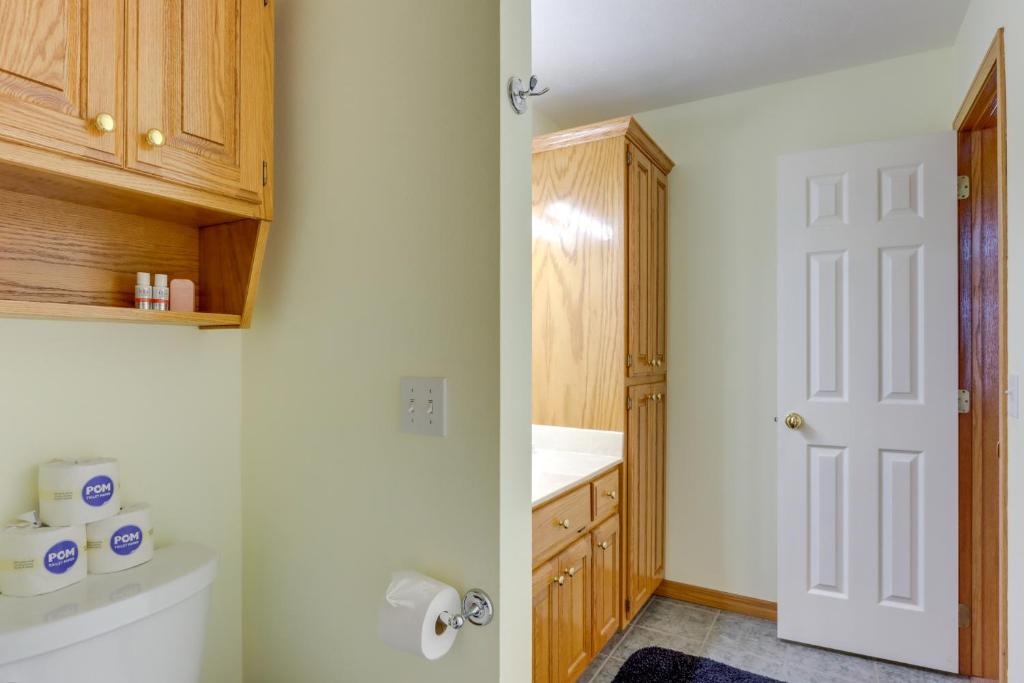 Hot Tub and Deck Holiday Island Fairway Estate - Image 8