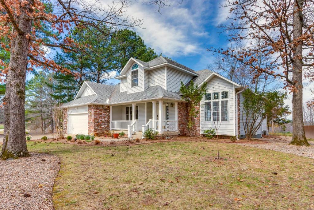 Hot Tub and Deck Holiday Island Fairway Estate - Image 6