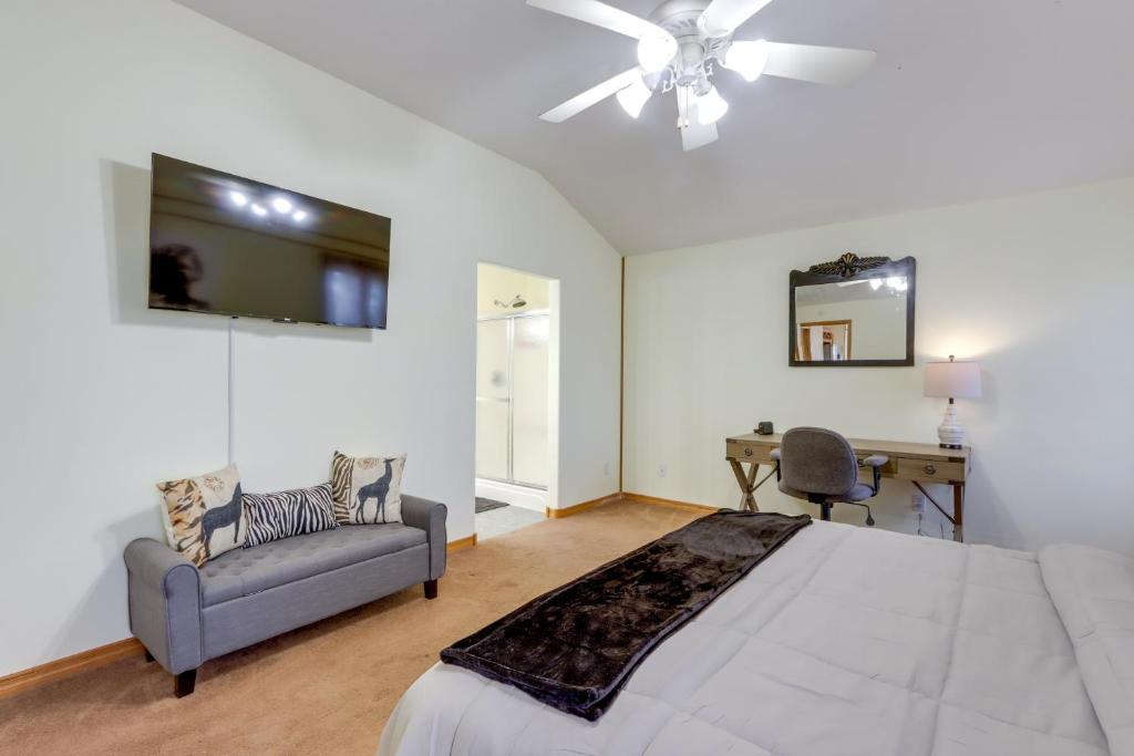 Hot Tub and Deck Holiday Island Fairway Estate - Image 5