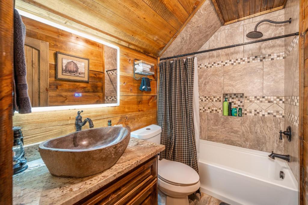 Hot Tub (Jacuzzi) - Photo 3