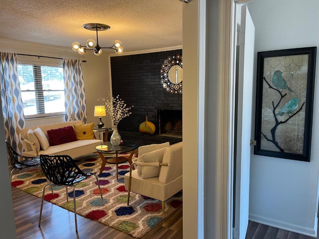 Lucky #9 Hot Springs - Image 8