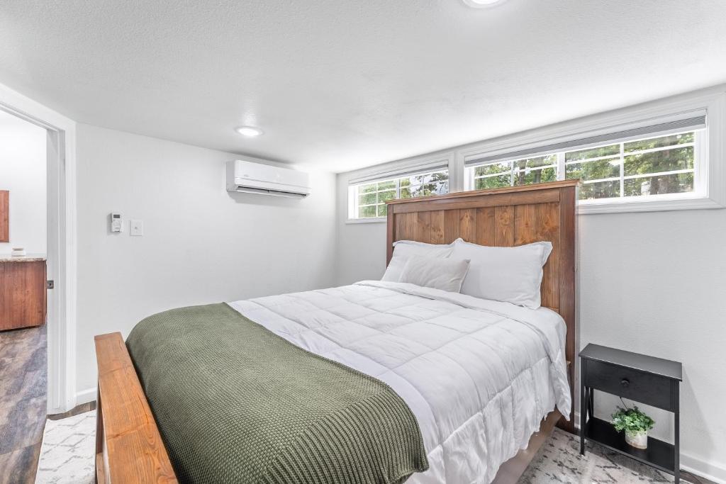 The Cottage at Ironwood Retreats - Image 6