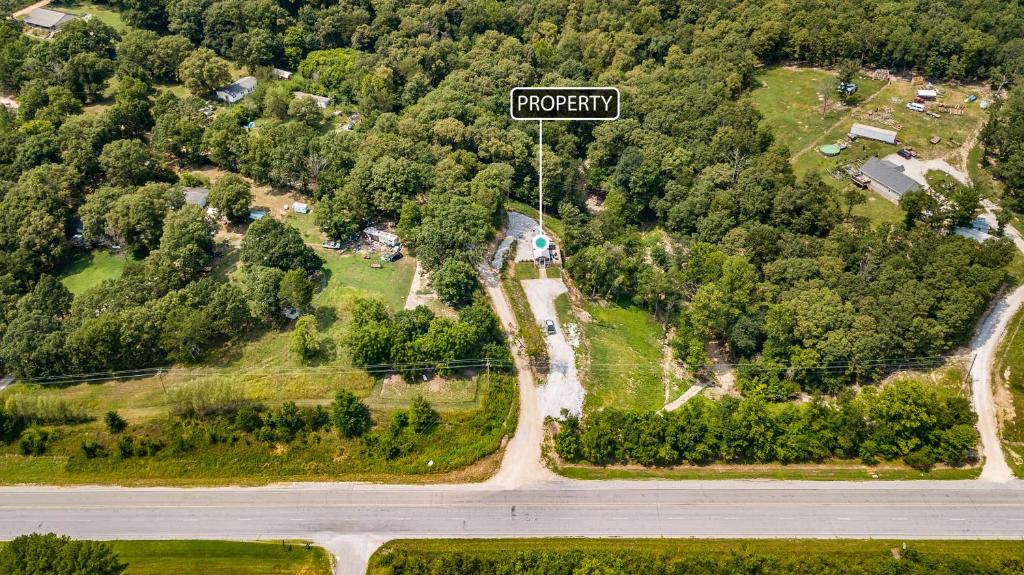 Hot Tub (Jacuzzi) - Photo 2