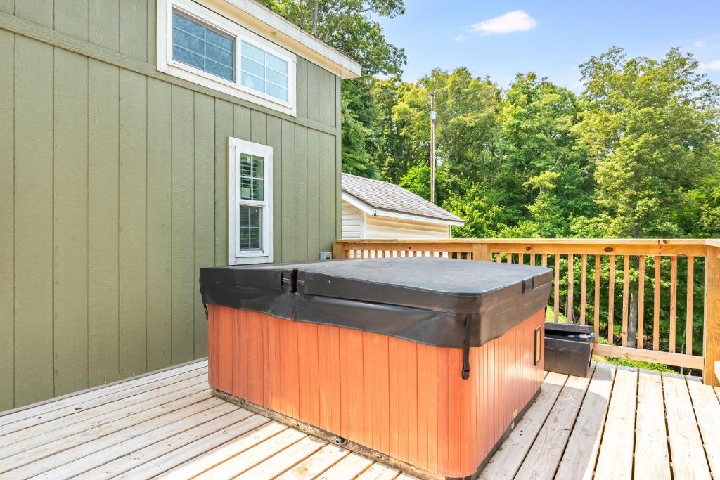 The Cottage at Ironwood Retreats