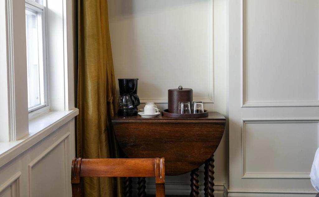 Dickson Street Inn - Image 5