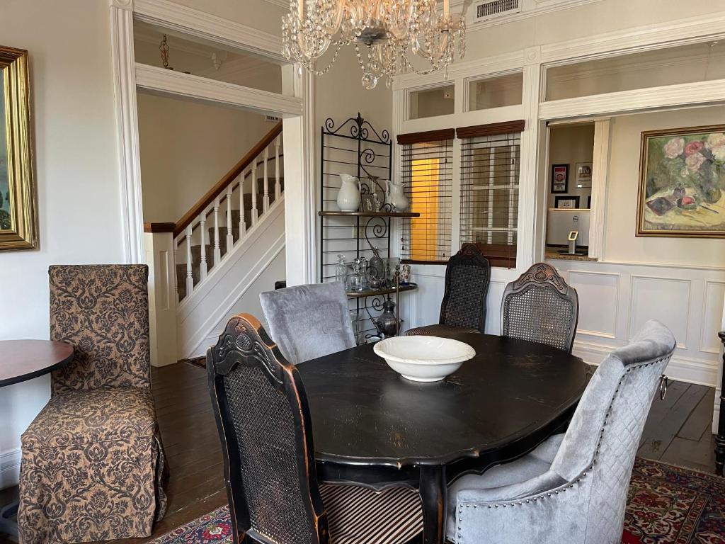 Dickson Street Inn - Image 4