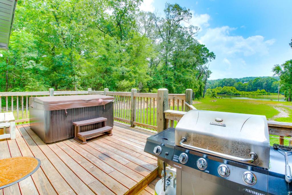 Riverfront Royal Home with Hot Tub and Fire Pits!