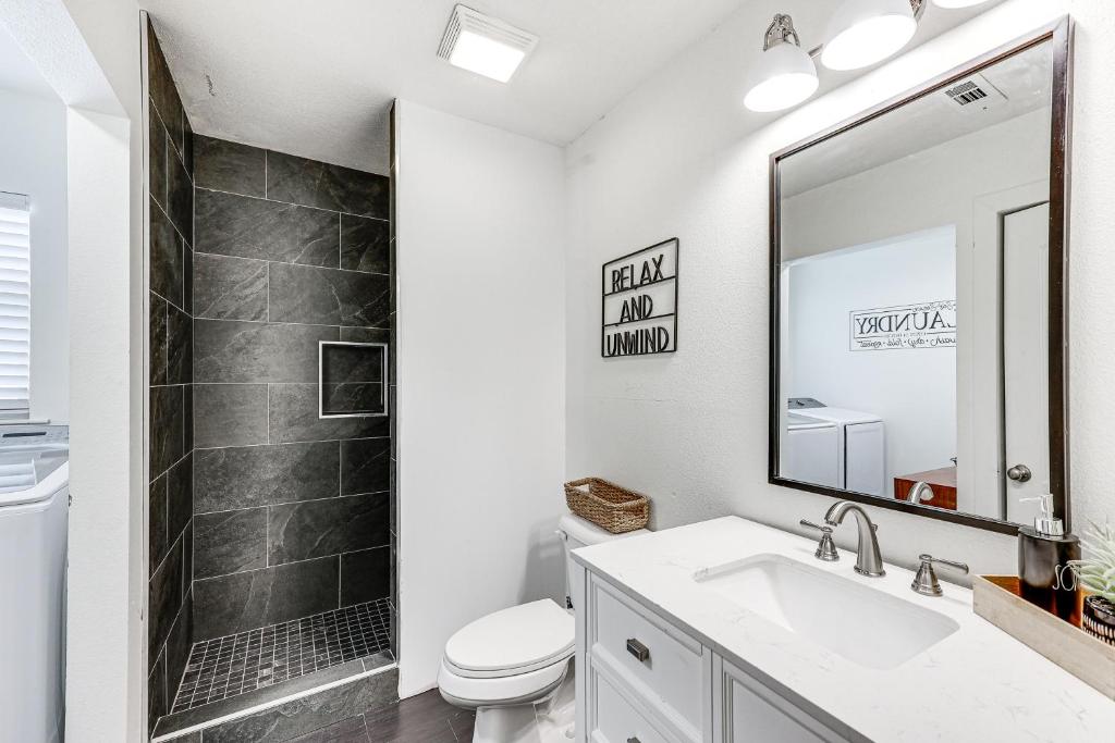 Riverfront Royal Home with Hot Tub and Fire Pits! - Image 8