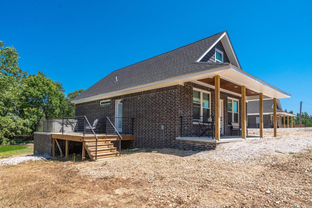 Hot Tub (Jacuzzi) - Photo 3