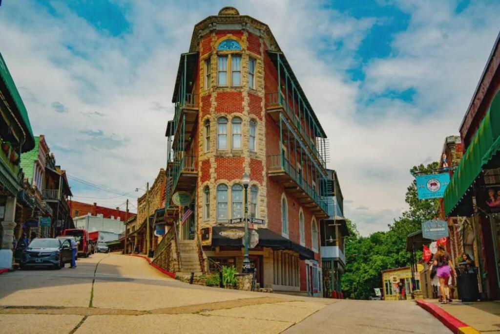 151 Spring Downtown Eureka Springs Suite D - Image 7
