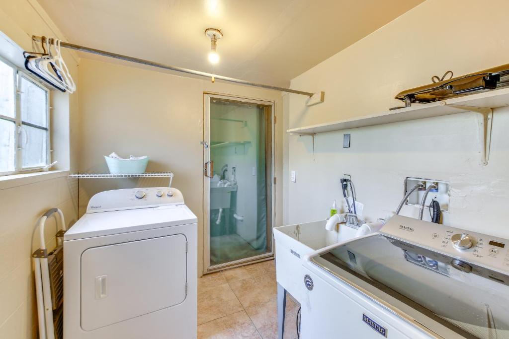 Lake Hamilton Family Gem Hot Tub and Boat Slip! - Image 8