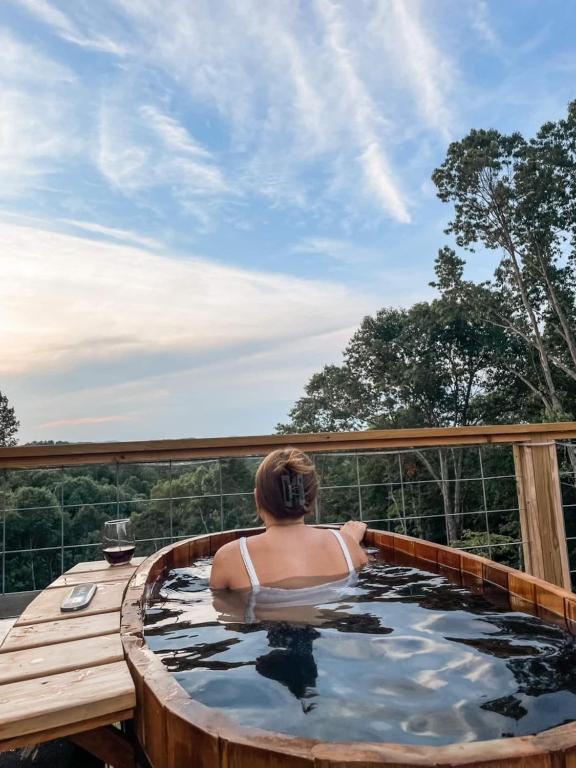 Hot Tub (Jacuzzi) - Photo 11