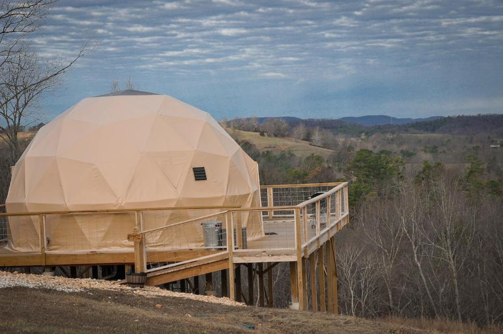 Glamping Dome, Deck Cedar Hot Tub, Mountain View - Image 6