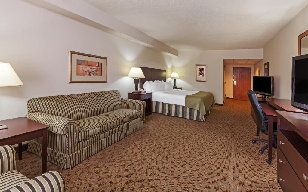Holiday Inn Springdale-Fayetteville Area by IHG - Image 5
