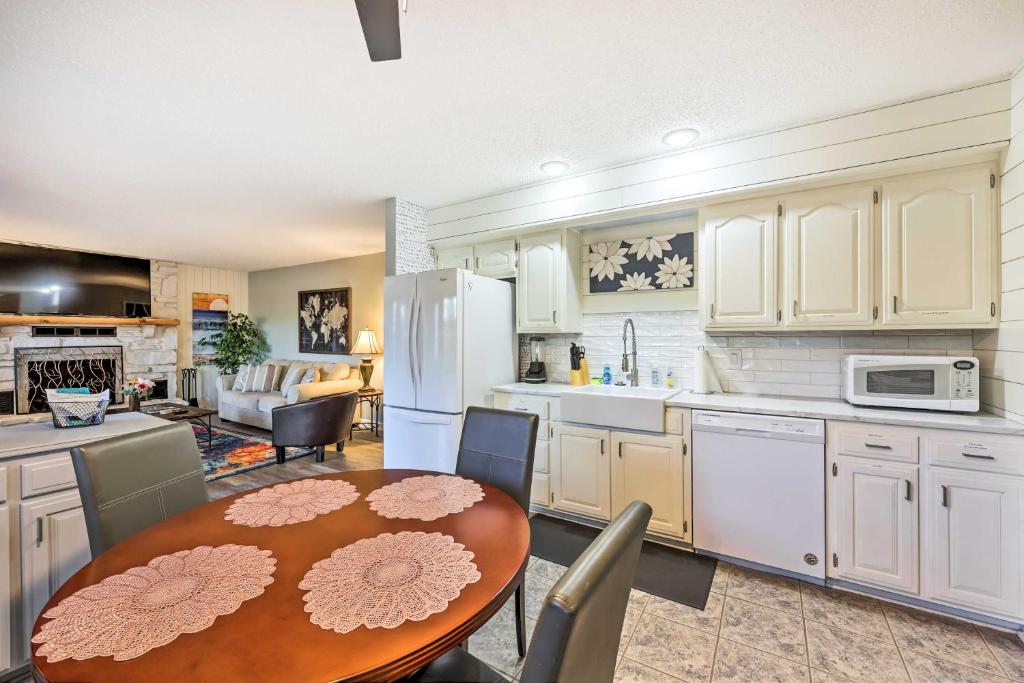 Cozy Holiday Island Home Hot Tub and Chiminea! - Image 4