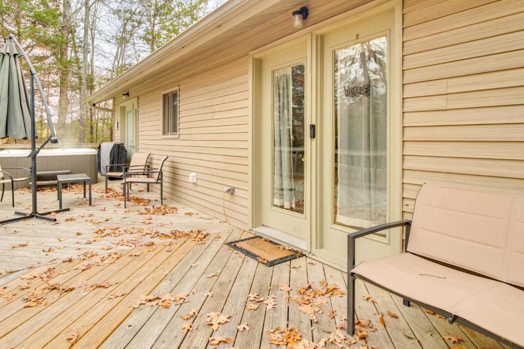 Hot Tub (Jacuzzi) - Photo 3