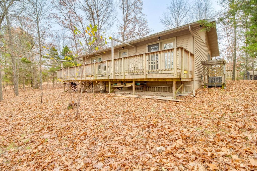 Serene Yellville Retreat with Hot Tub on 85 Acres - Image 6