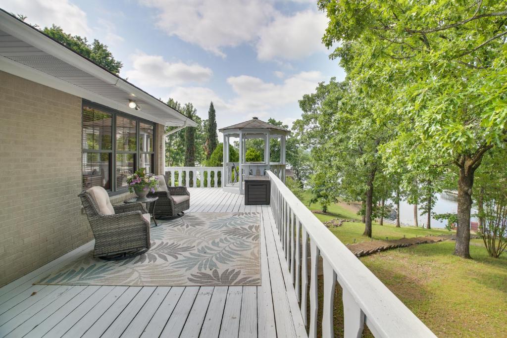 Private Pool Lakefront Home in Hot Springs! - Image 7