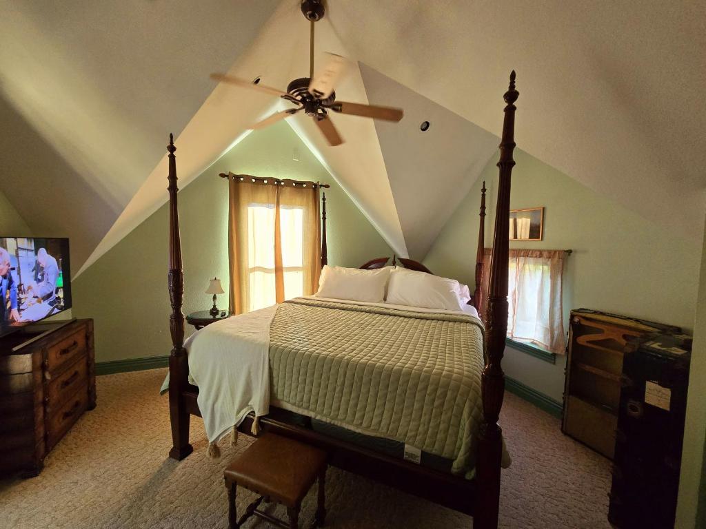 The 1883 Peabody House Bed & Breakfast - Image 5