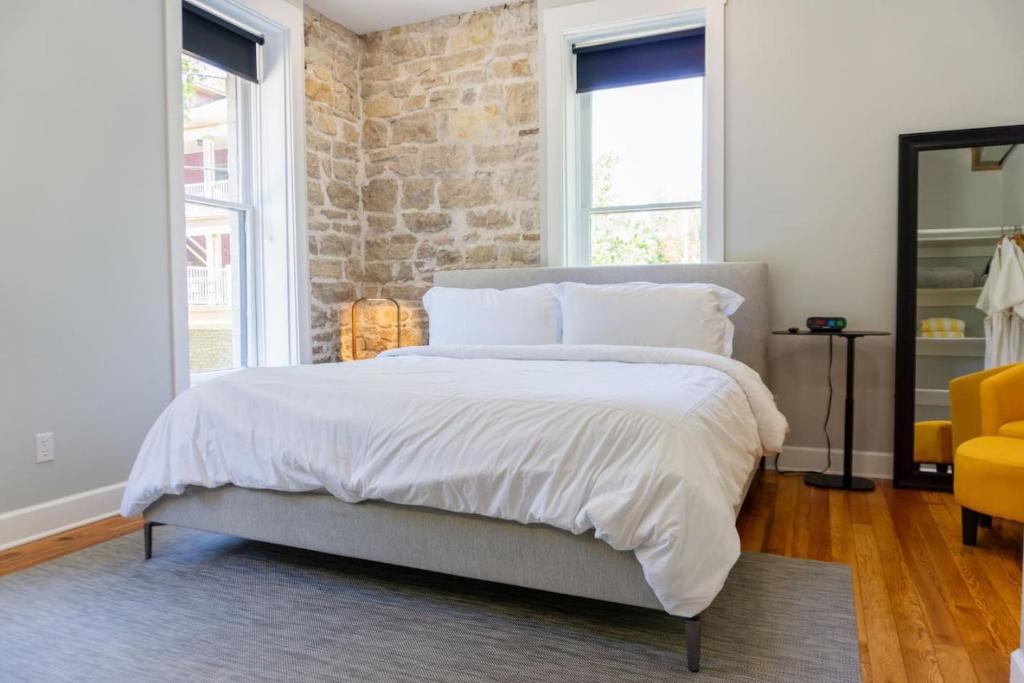 Entire Building at 151 Spring - Image 7