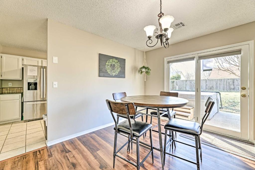 Fayetteville Home with Hot Tub about 3 Mi to U of A! - Image 4