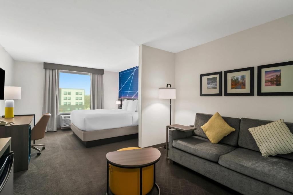 Comfort Suites Bentonville - Rogers