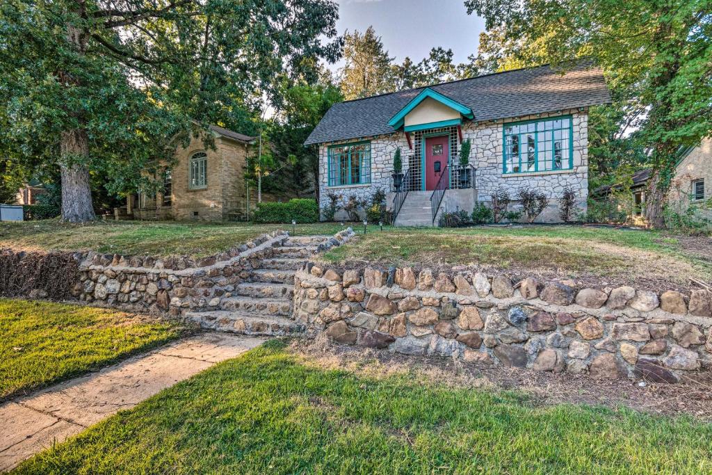 2 Mi to Hot Springs Natl Park Hot Tub Haven! - Image 6