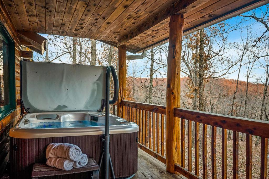 Fly Away Cabin- Modern, Serene, And Convenient