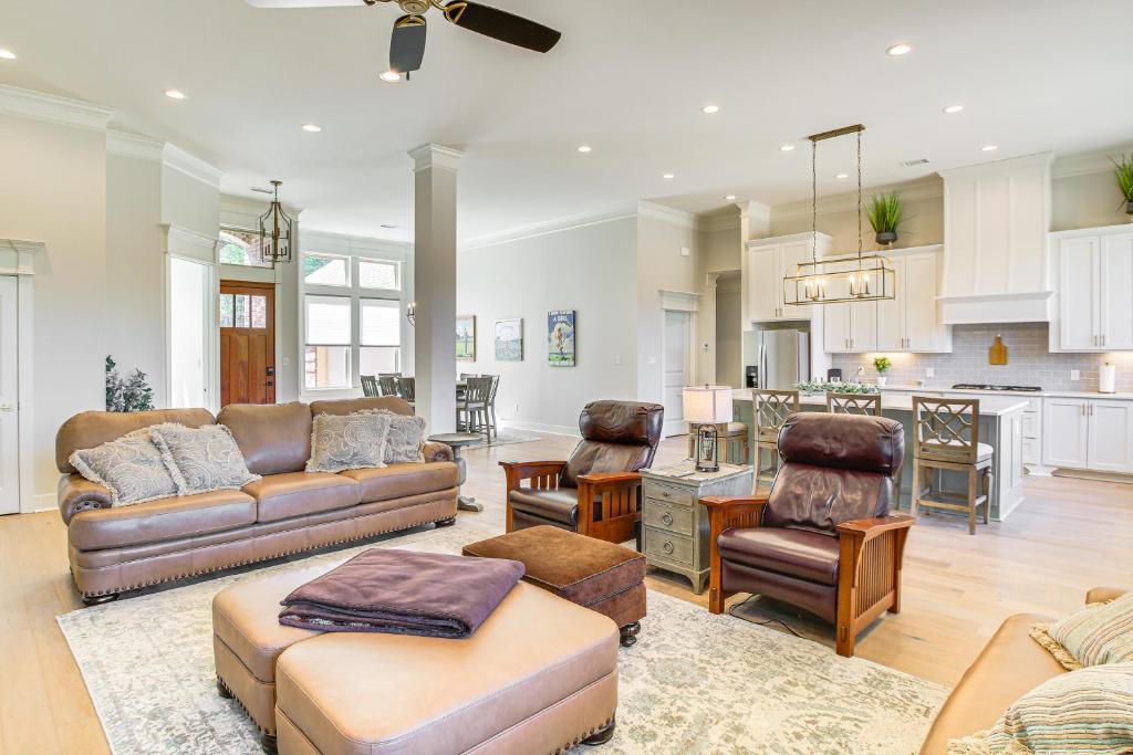 Luxe Golf Getaway in Hot Springs Village! - Image 5