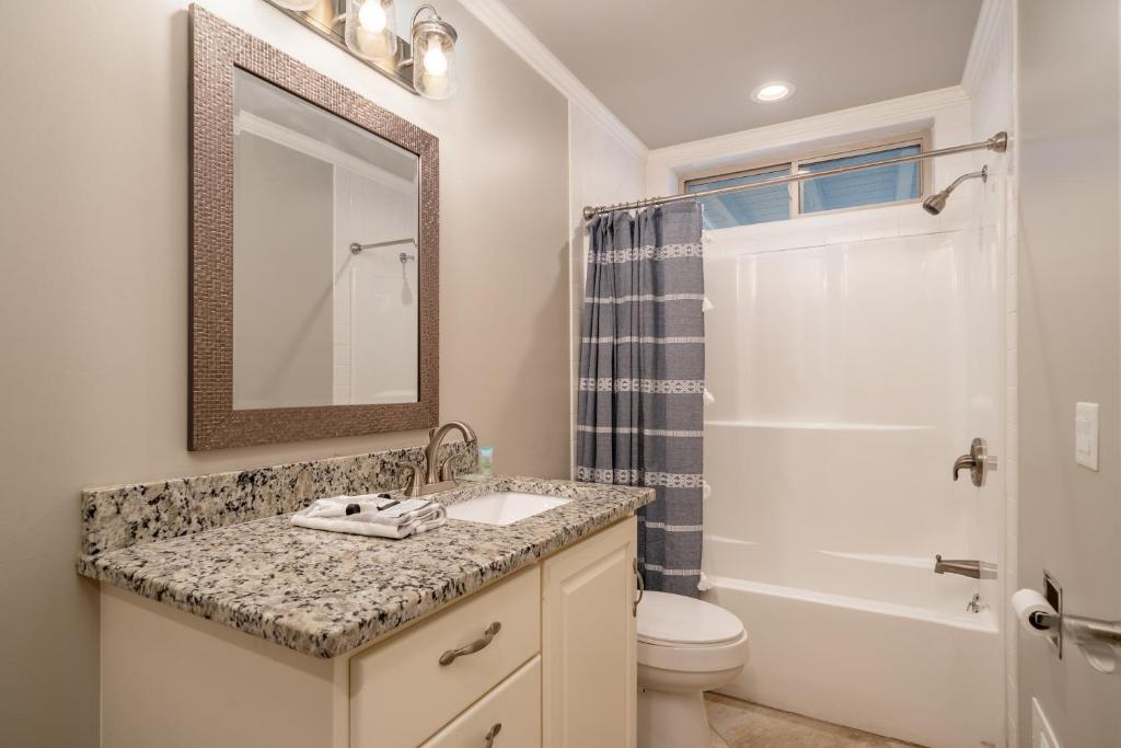 Hot Tub (Jacuzzi) - Photo 2