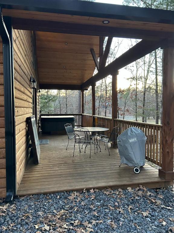 Hot Tub (Jacuzzi) - Photo 2