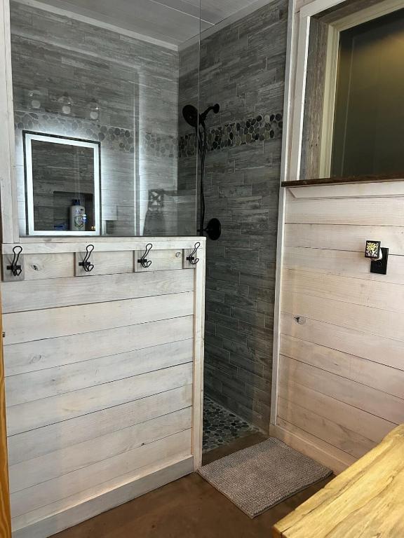 The Knotty Pine Cabin at Cabins of Wolf Pen Gap - Image 7