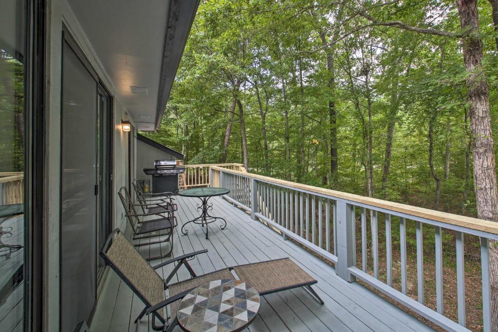 Furnished Deck and Grill Hot Springs House - Image 6