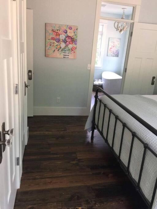 Hot Tub (Jacuzzi) - Photo 4