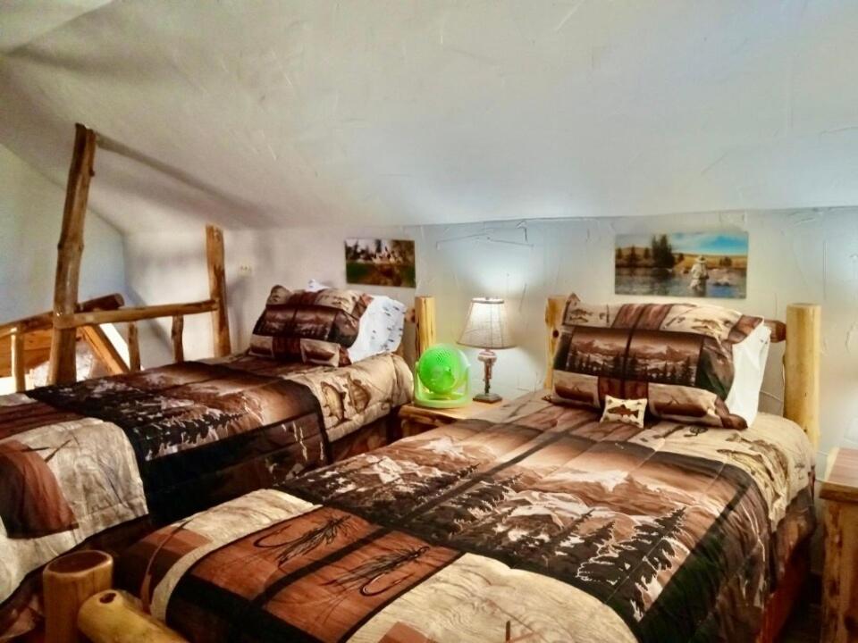 Little Red River Chalet - Image 7