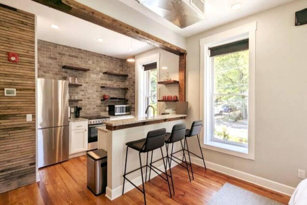 151 Spring Downtown Eureka Springs Suite E - Image 4