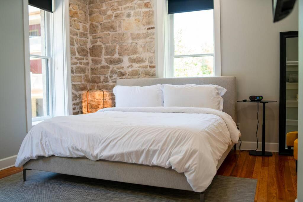 151 Spring Downtown Eureka Springs Suite E - Image 6