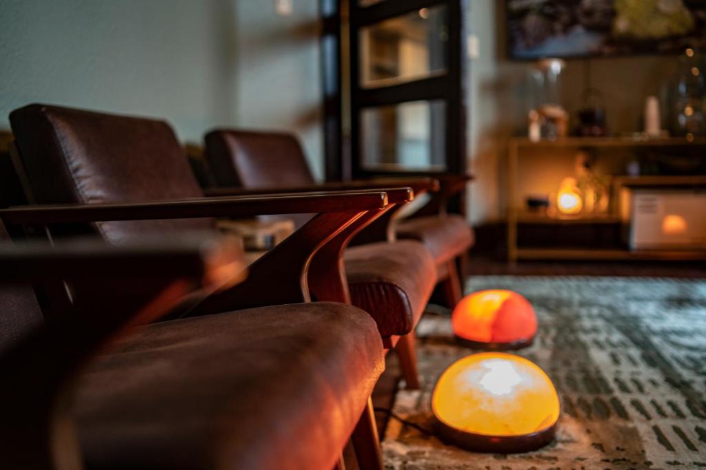 1905 Basin Park Hotel - Image 8