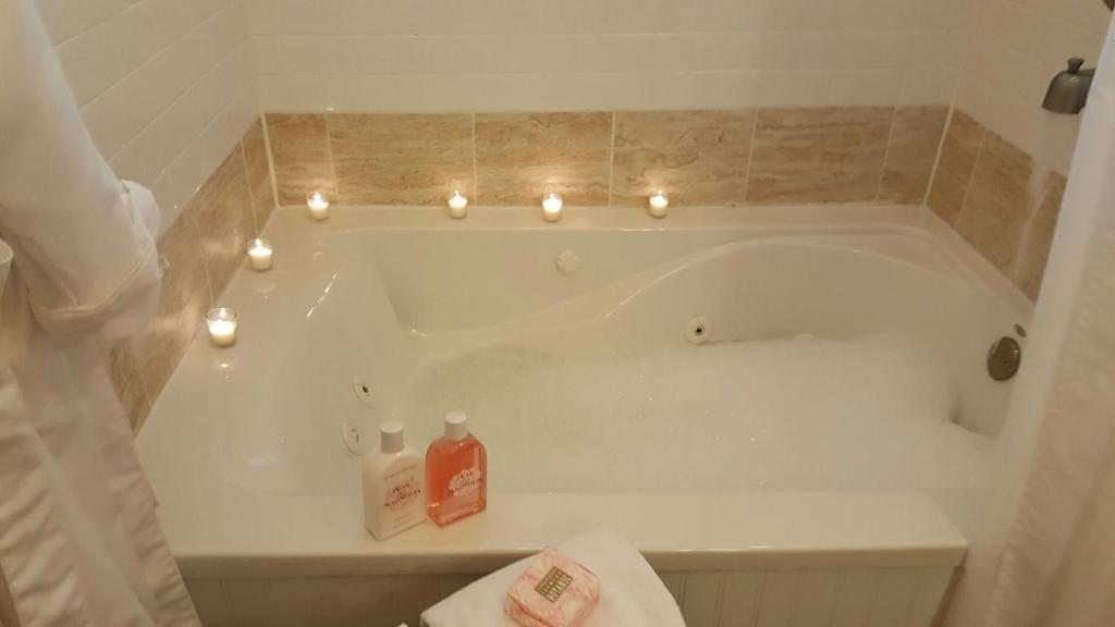 Bathtub - Photo 2