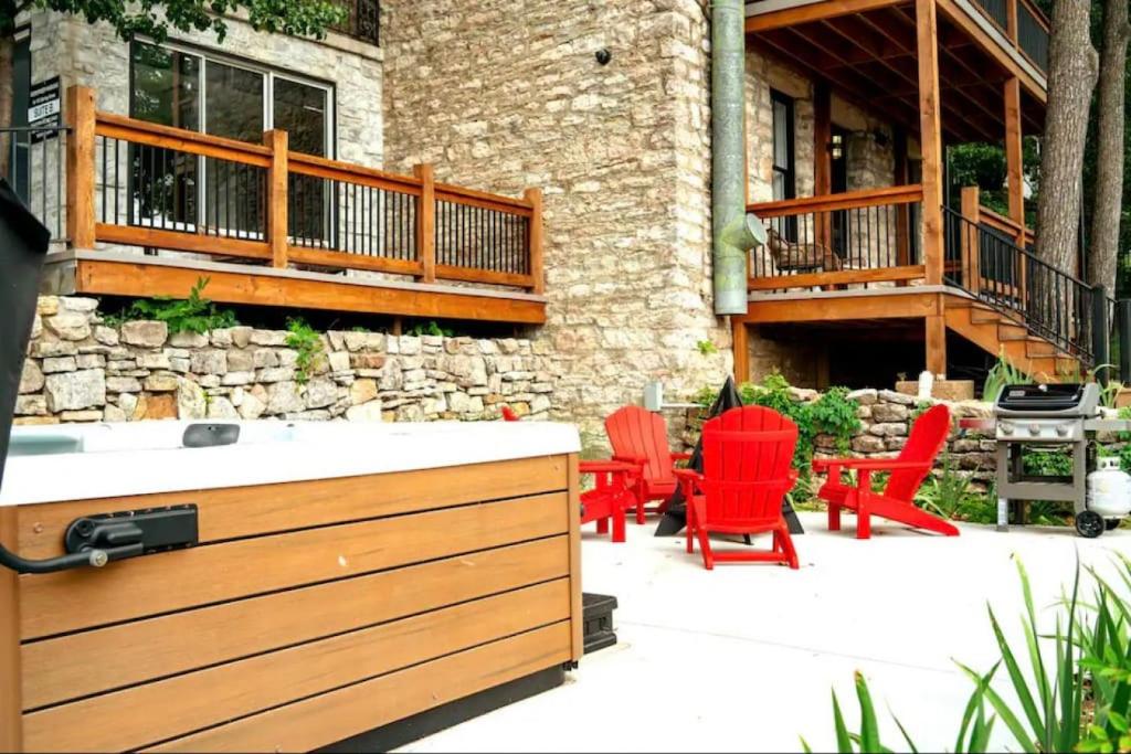 Hot Tub (Jacuzzi) - Photo 4