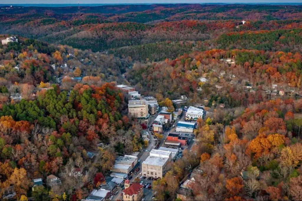 151 Spring Downtown Eureka Springs Suite C - Image 6