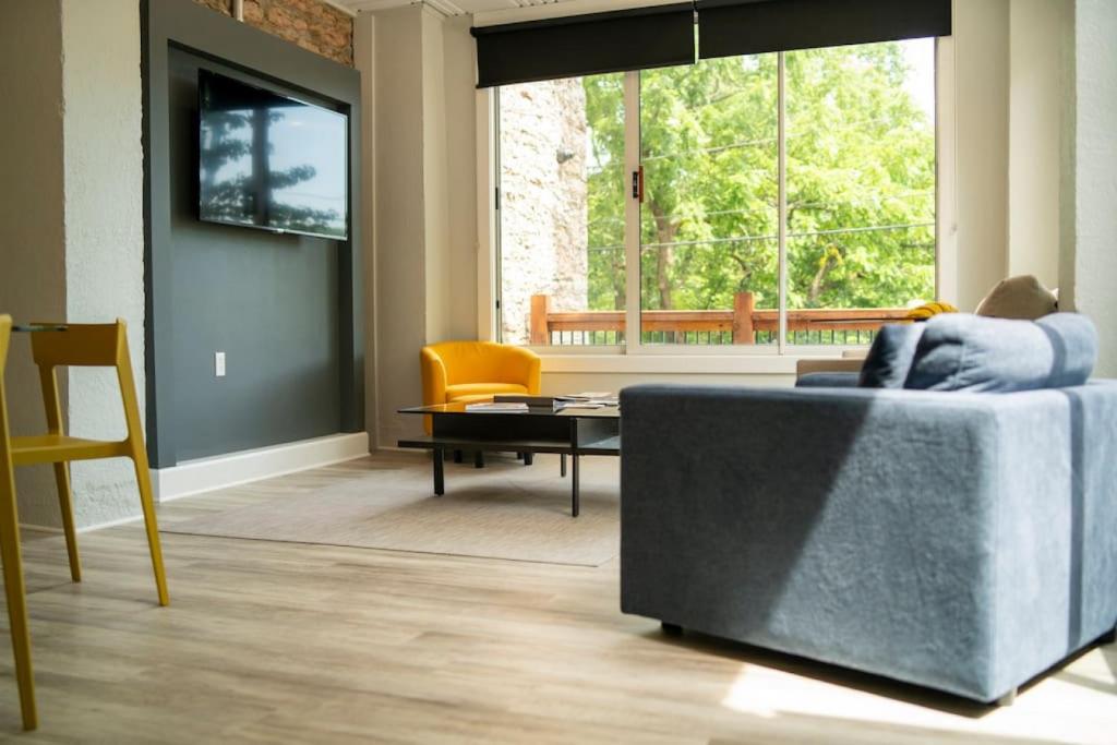 151 Spring Downtown Eureka Springs Suite C - Image 5